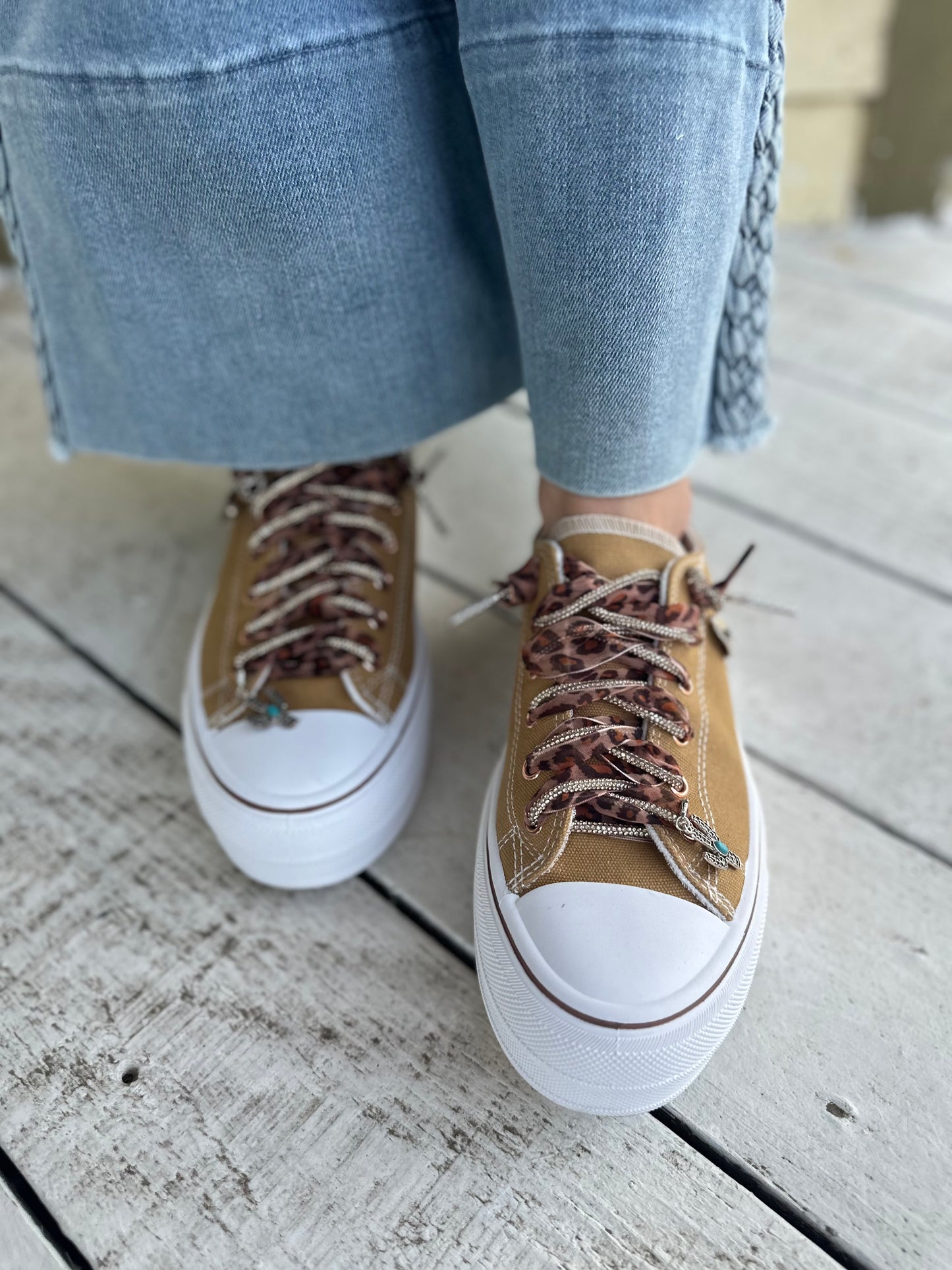 Harmon Sneaks