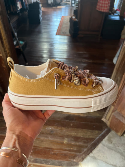 Harmon Sneaks