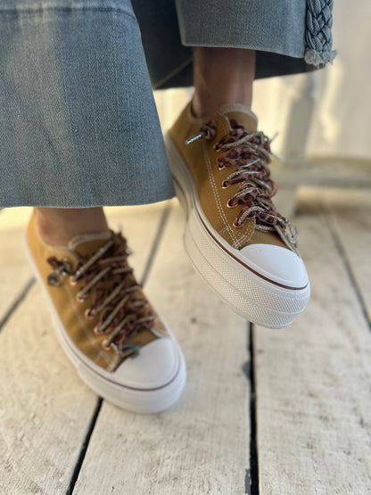 Harmon Sneaks